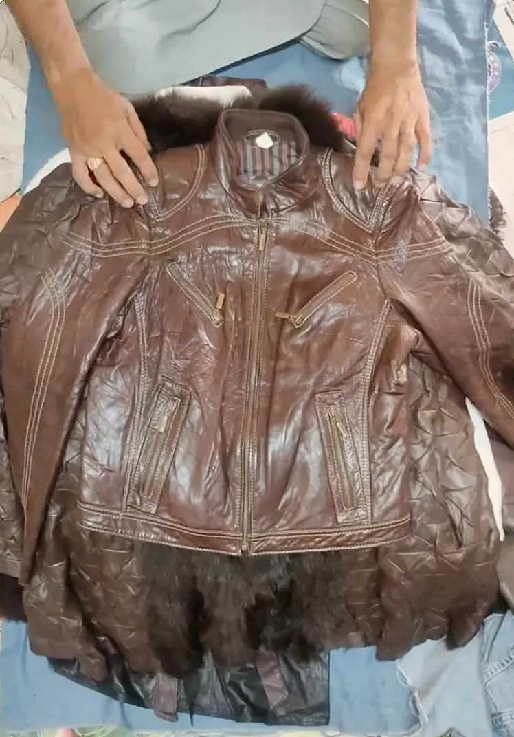 Ladies leather jackets and coats - 31 pieces